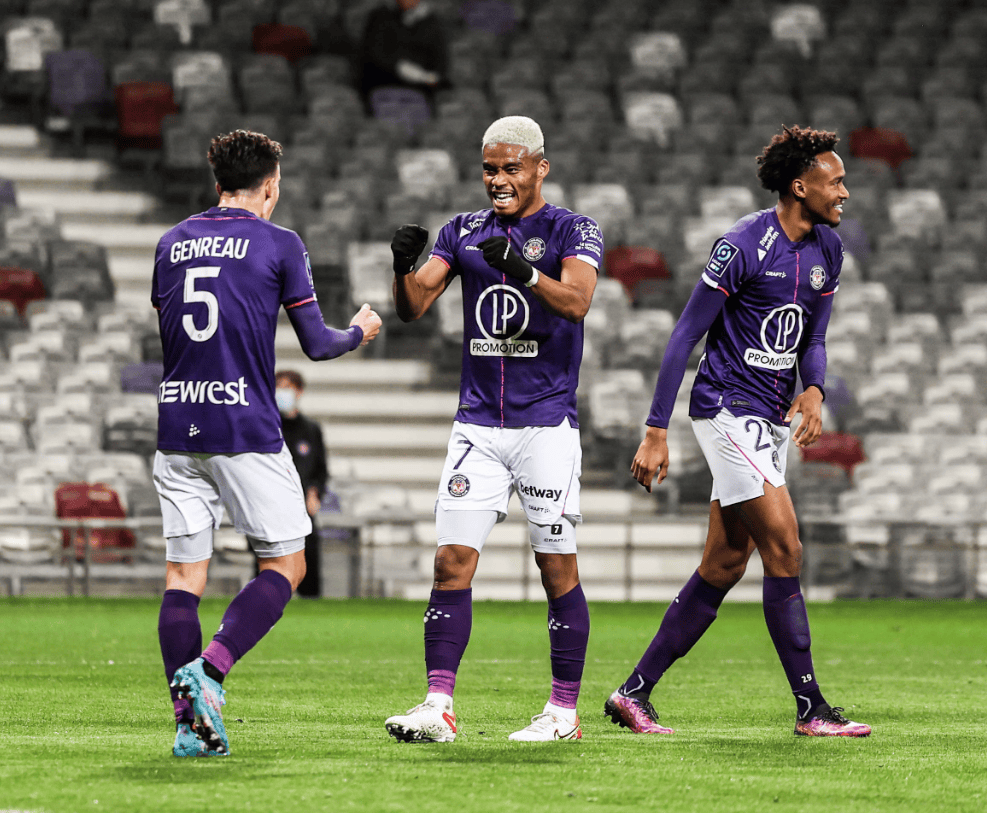 S15官方直播投注-这也行？塔图姆爆冷击败勇士皇家社会围绕法国杯再遭质疑，新奥尔良鹈鹕迎法国杯关键赛的简单介绍