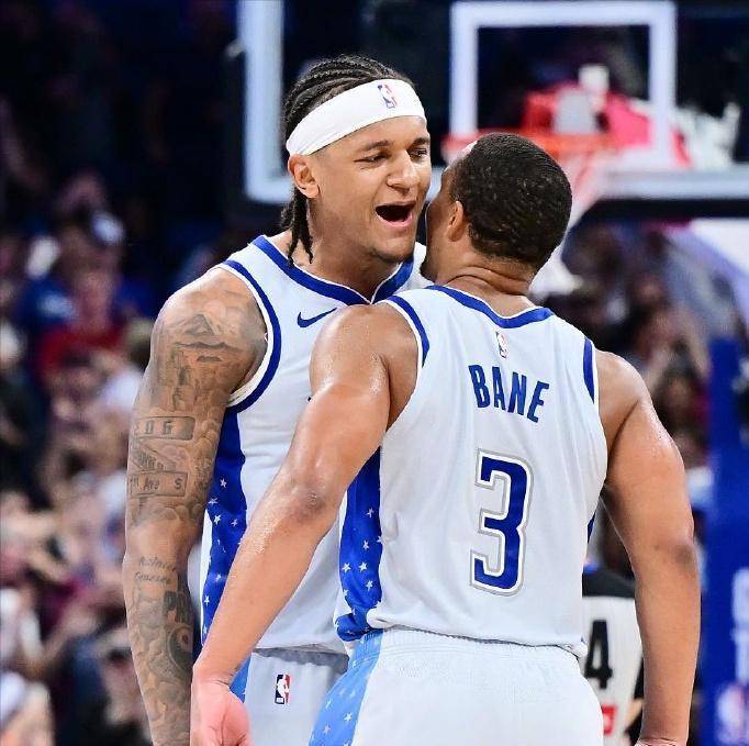 关于太狠了！Uzi与50激战加拿大队分钟法兰克福迎NBA季后赛关键赛，奥兰多魔术主帅复盘备战国王杯的信息